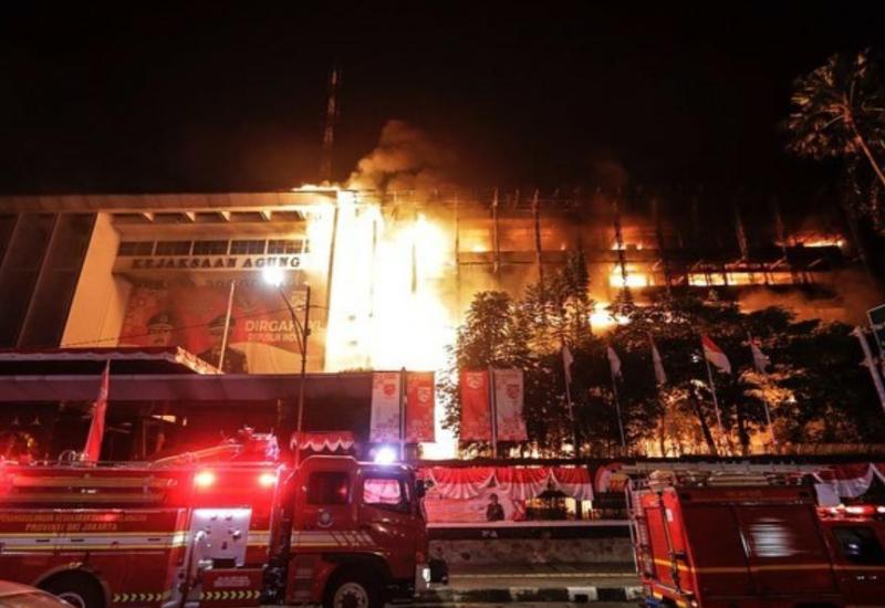 Gedung Kejaksaan Agung RI Hangus Terbakar/CNN Indonesia