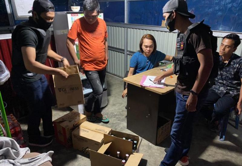 Tempat Hiburan di Mukomuko Dirazia, Puluhan Botol Miras Disita