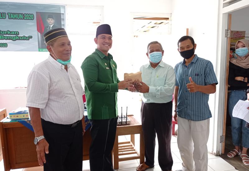 Serap Aspirasi Masyarakat, Ariyono Gumay Berikan Honor Reses Untuk Pembangunan Pasung