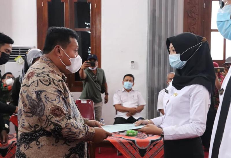 69 CPNS Formasi Umum 2019 Pemkab Mukomuko Terima SK