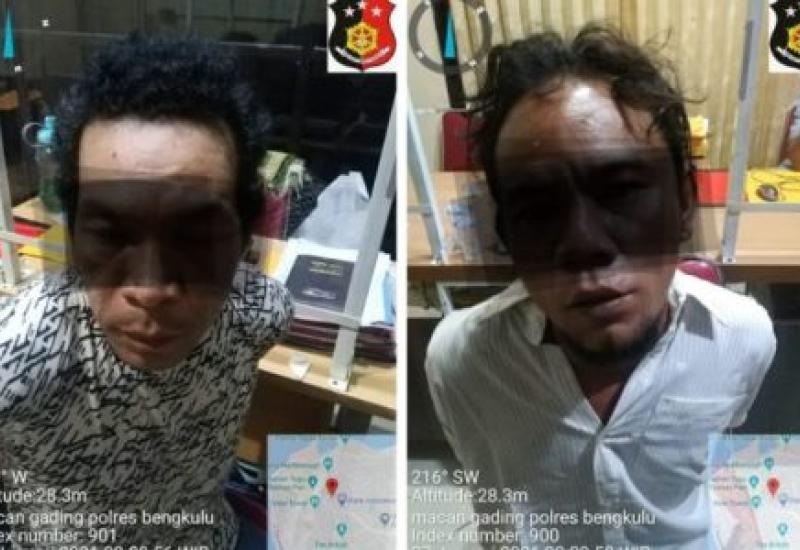 Usai Cekik Leher dan Rampas HP Wanita, Dua Pria Diringkus Saat di Warung Tuak