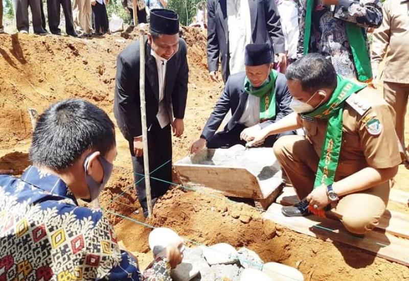 Peletakan batu pertama