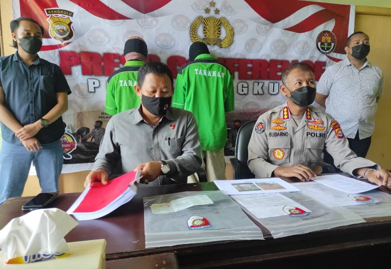 hukum