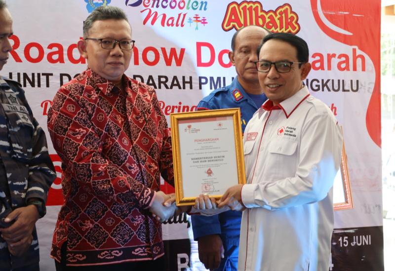 Kemenkumham Bengkulu Raih Penghargaan di Puncak Hari Donor Darah Sedunia 2024