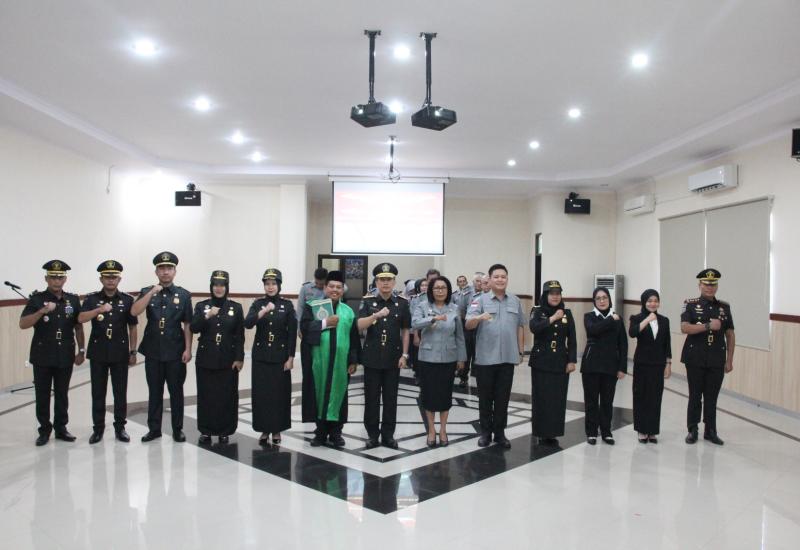 Santosa Lantik Pejabat dan Notaris Pengganti, Ingatkan Pentingnya Integritas dan Loyalitas dalam Pelayanan Publik
