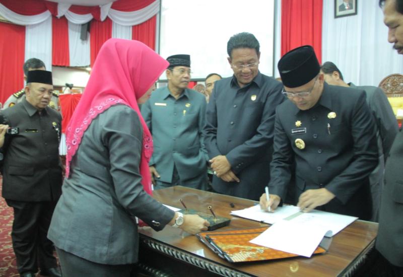 pengesahan raperda