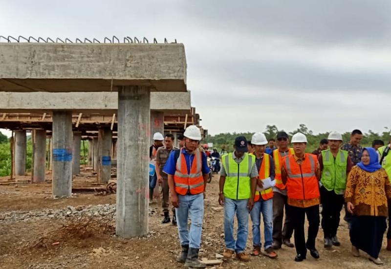 Gubernur Bengkulu Rohidin Mersyah lakukan sidak pembangunan jalan ringroad Nakau-Air Sebakul